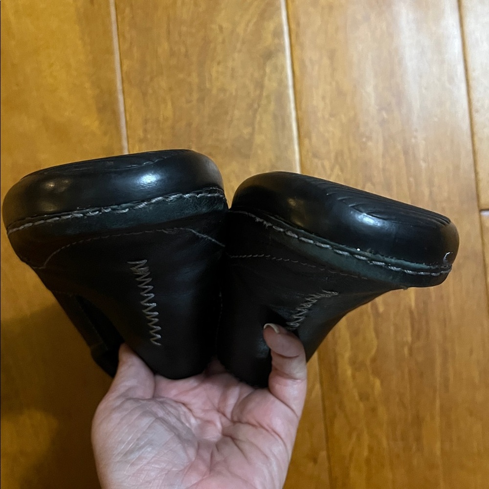 Vionic Addison Black Leather Slip On Shoes Sz 7.5 Orthaheel Comfortable Casual - Picture 4 of 7